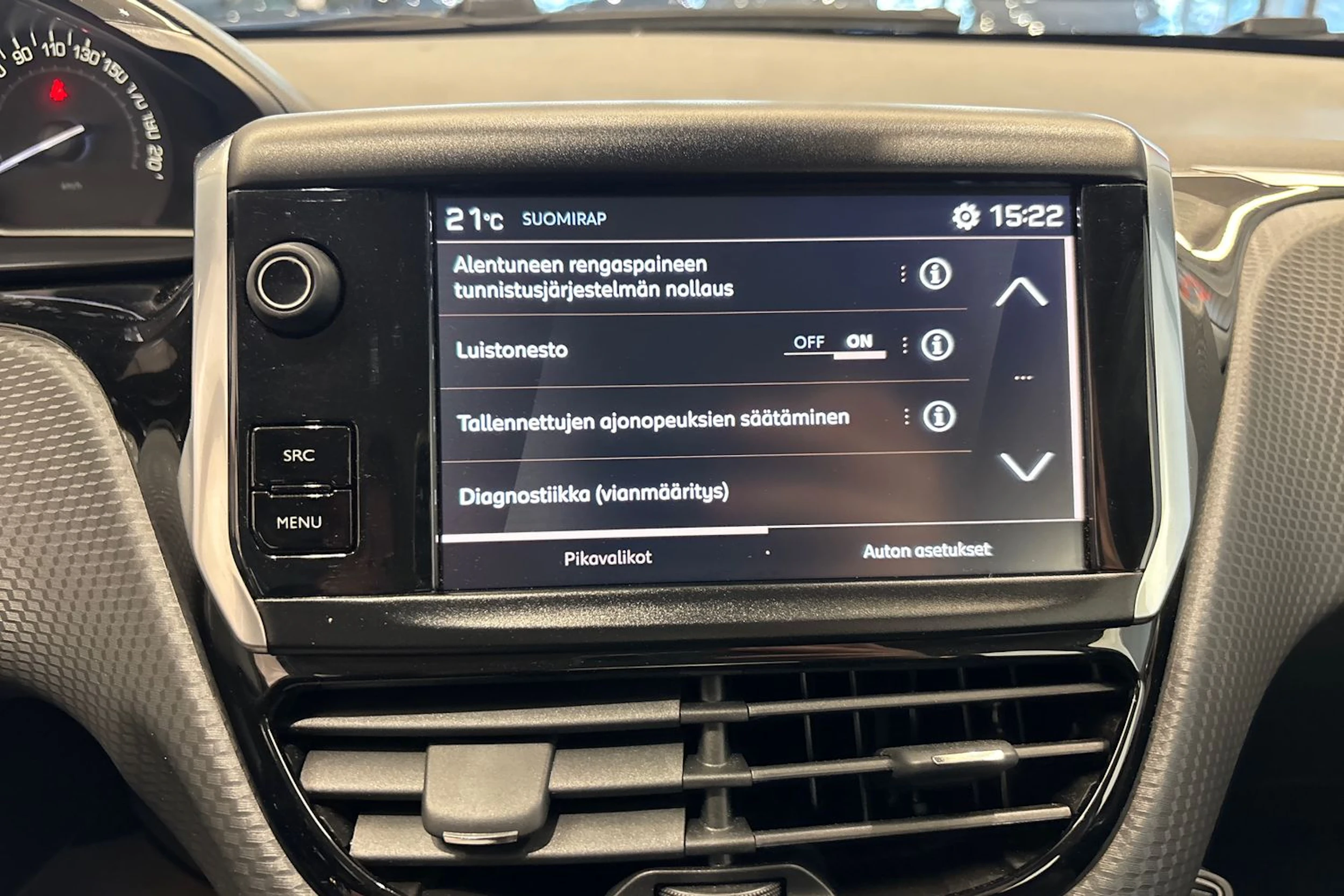 harmaa Peugeot 2008 2019 kuva 21.