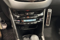harmaa Peugeot 2008 2019 kuva 22.