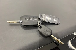 harmaa Peugeot 2008 2019 kuva 24.
