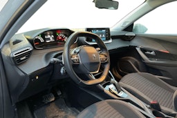 valkoinen Peugeot 2008 2020 kuva 3.