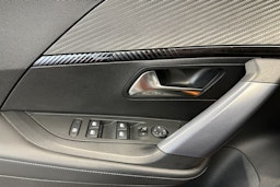 Oranssi Peugeot 2008 2020 kuva 17.