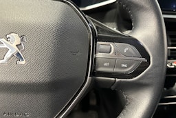 Oranssi Peugeot 2008 2020 kuva 20.