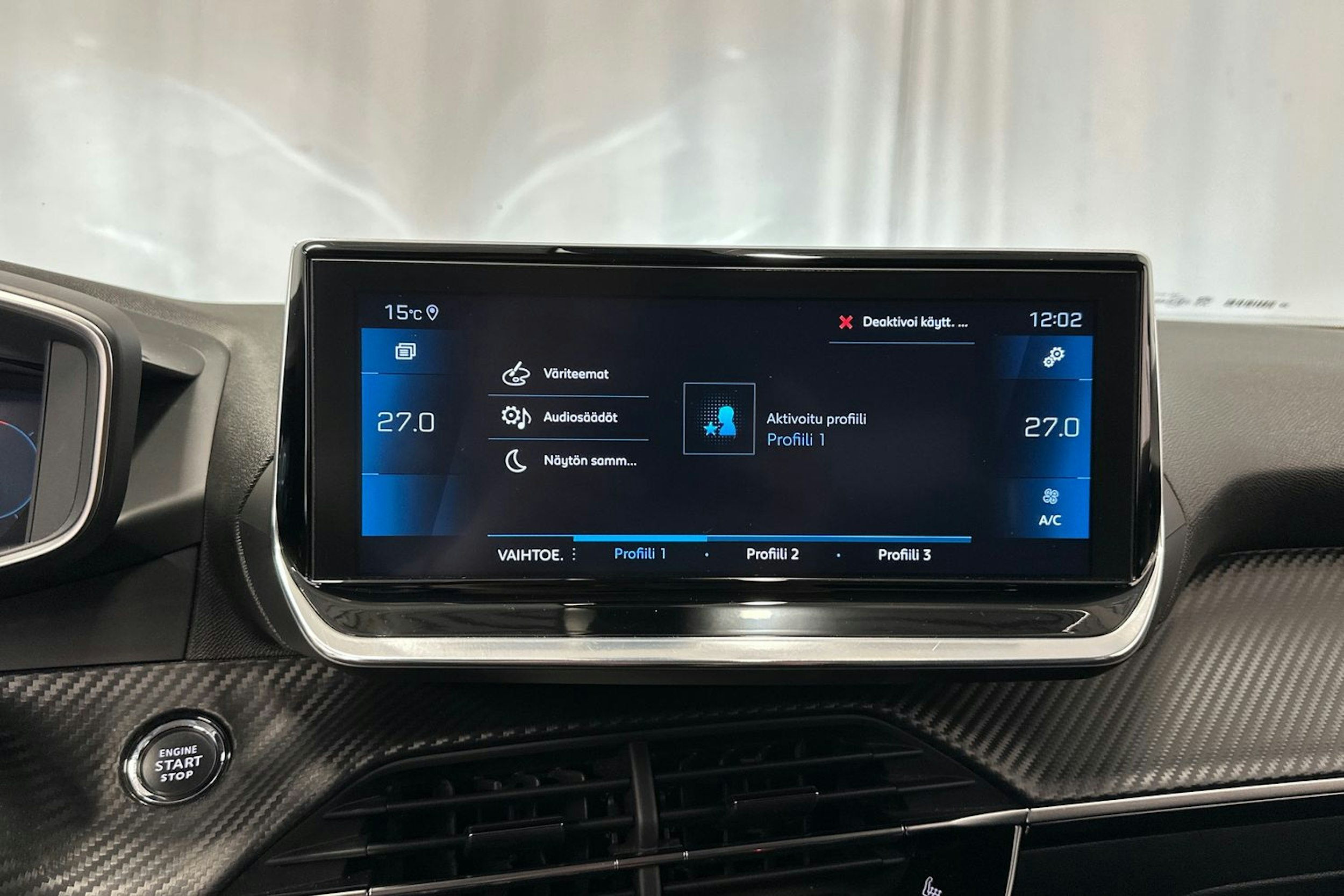 Oranssi Peugeot 2008 2020 kuva 22.