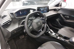 Valkoinen Peugeot 2008 2021 kuva 6.