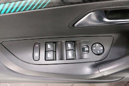 Valkoinen Peugeot 2008 2021 kuva 22.