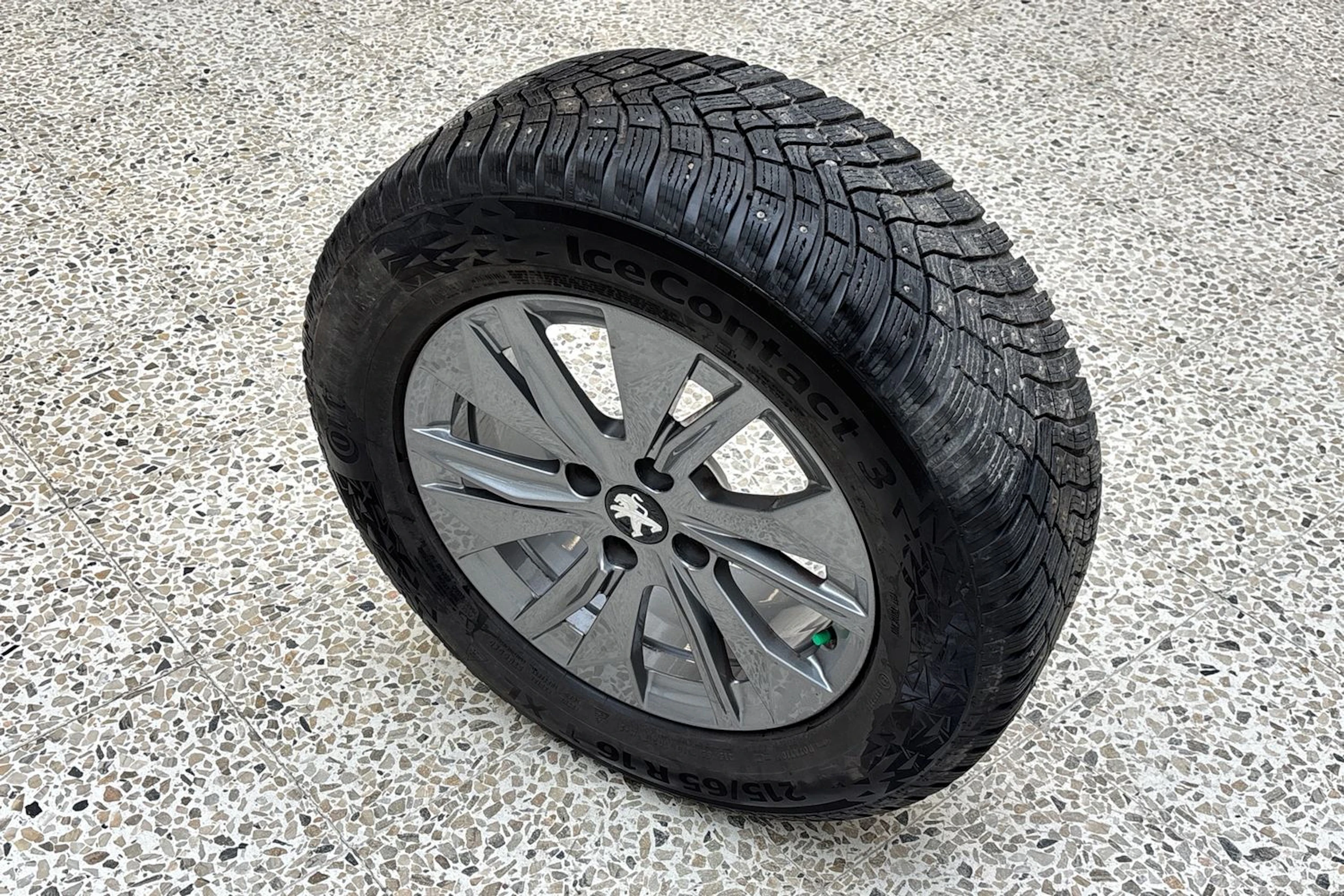 Musta Peugeot 2008 2021 kuva 12.