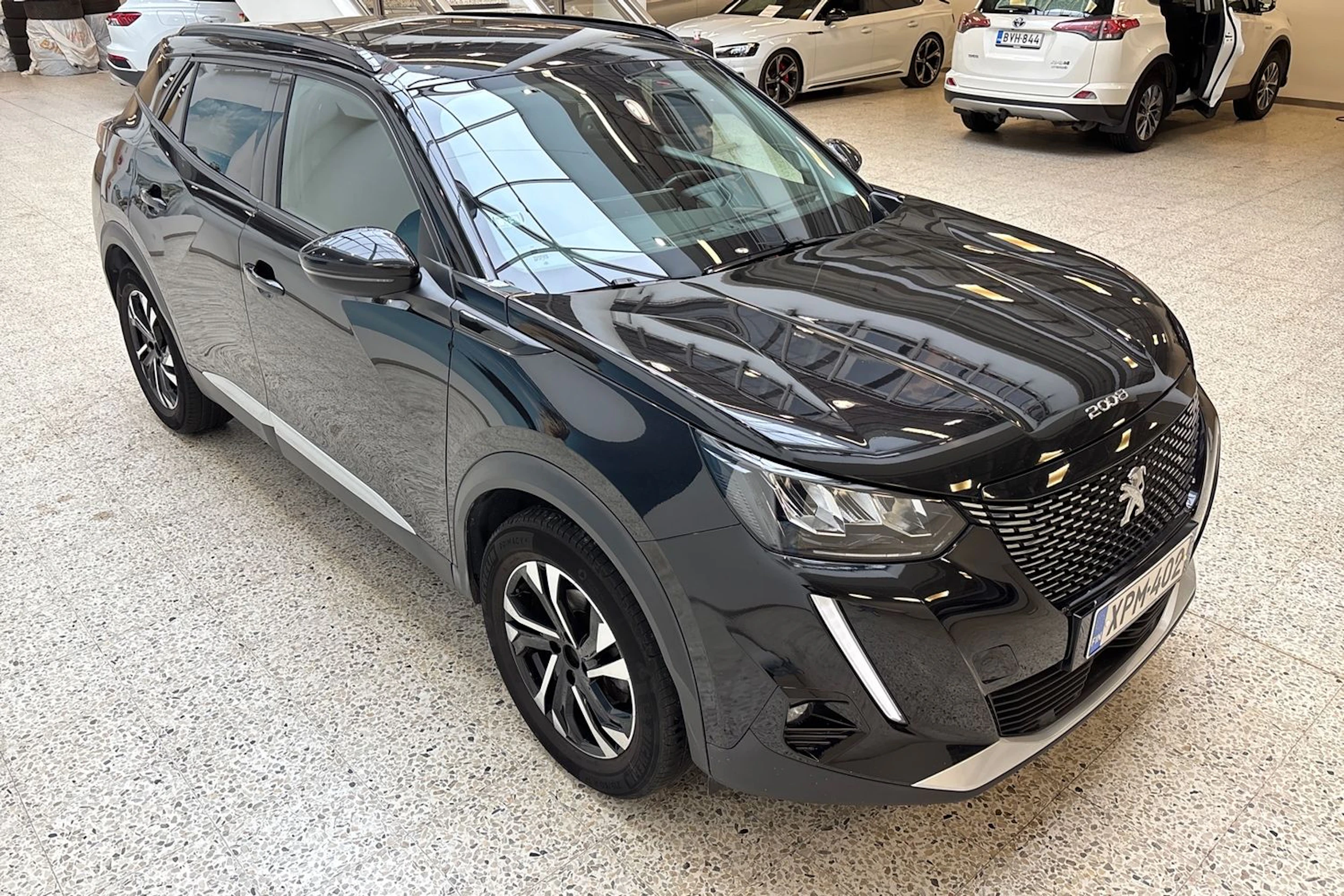 Musta Peugeot 2008 2021 kuva 16.