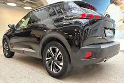 Musta Peugeot 2008 2021 kuva 19.