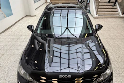 Musta Peugeot 2008 2021 kuva 22.