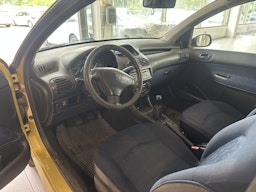 keltainen Peugeot 206 2002 kuva 6.