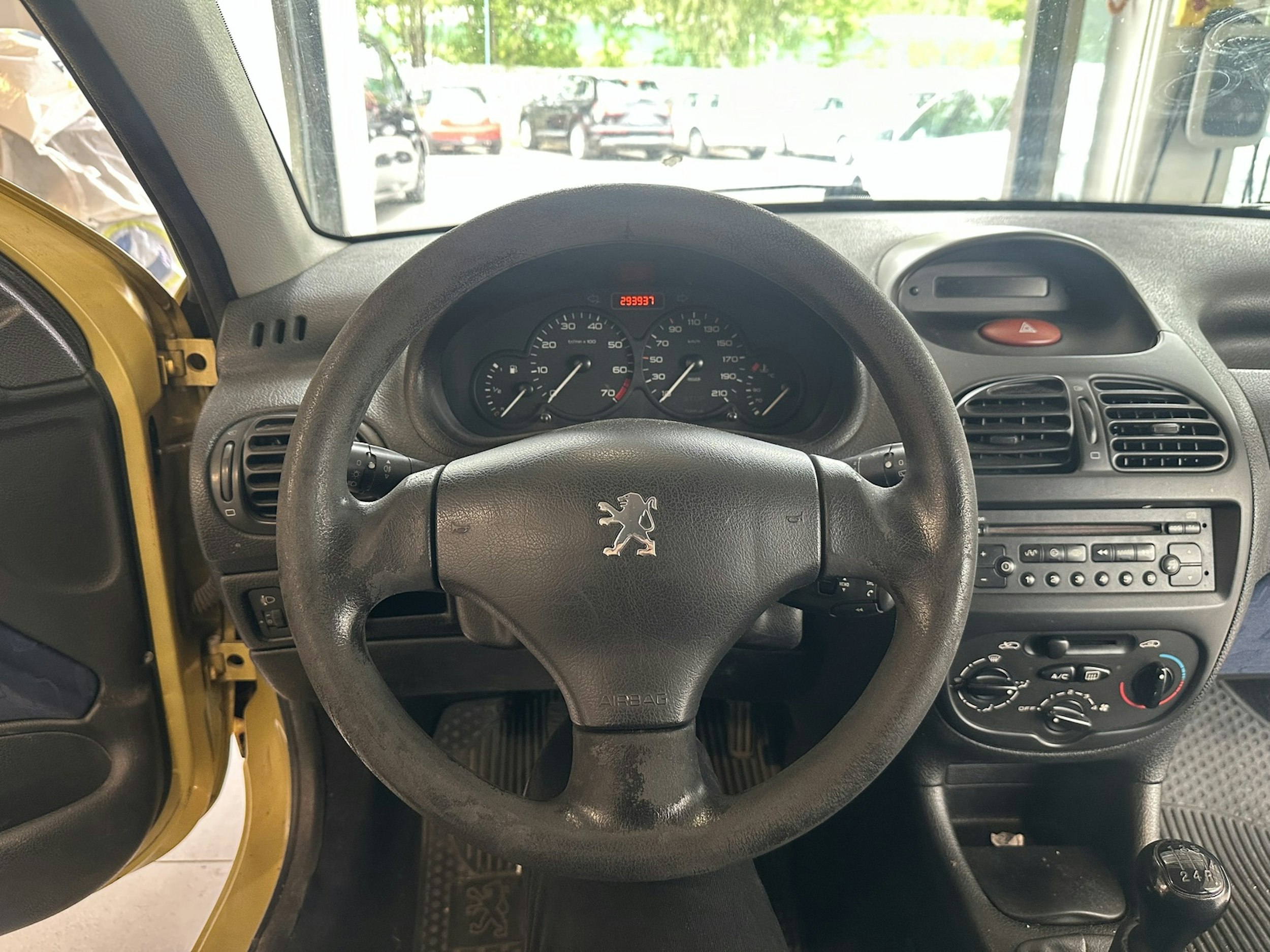 keltainen Peugeot 206 2002 kuva 7.