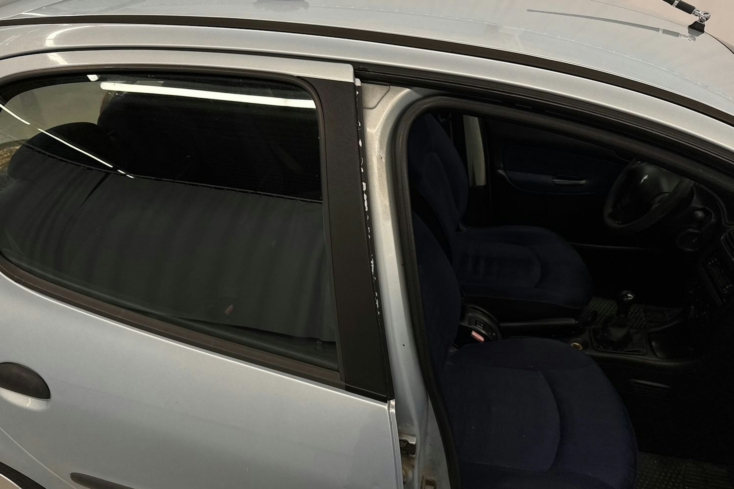 harmaa Peugeot 206 2002 kuva 24.
