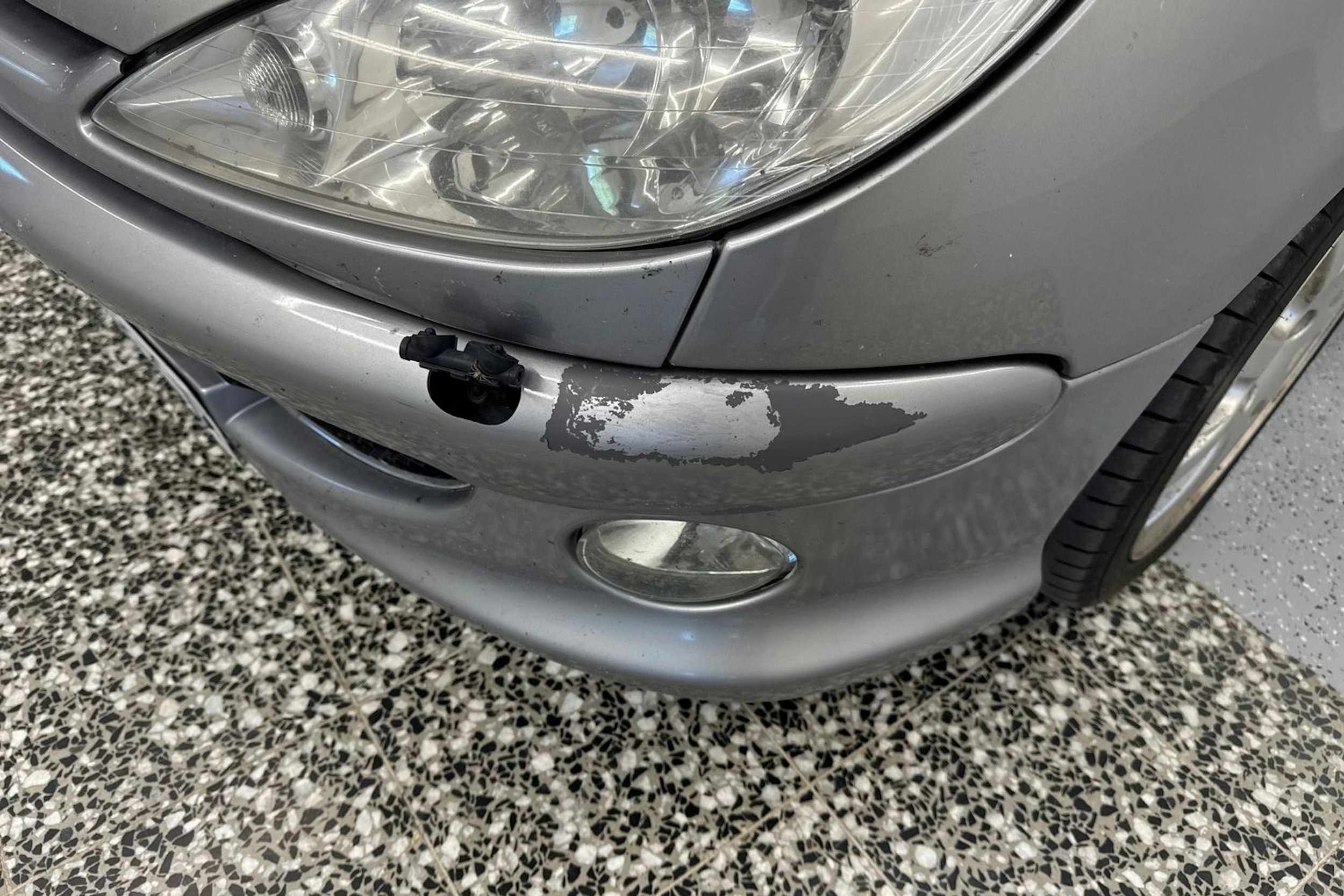 Harmaa Peugeot 206 2004 kuva 22.