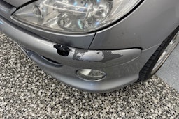 Harmaa Peugeot 206 2004 kuva 22.