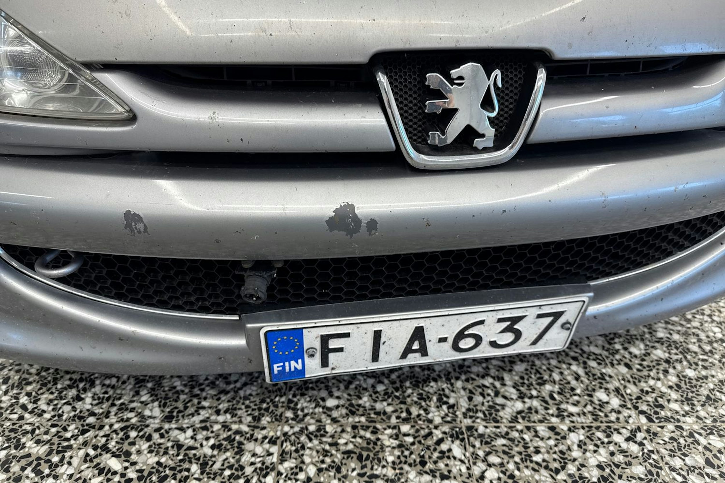 Harmaa Peugeot 206 2004 kuva 23.