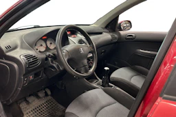 punainen Peugeot 206 2006 kuva 3.