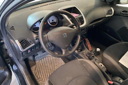 Musta Peugeot 206+ 2010 kuva 6.