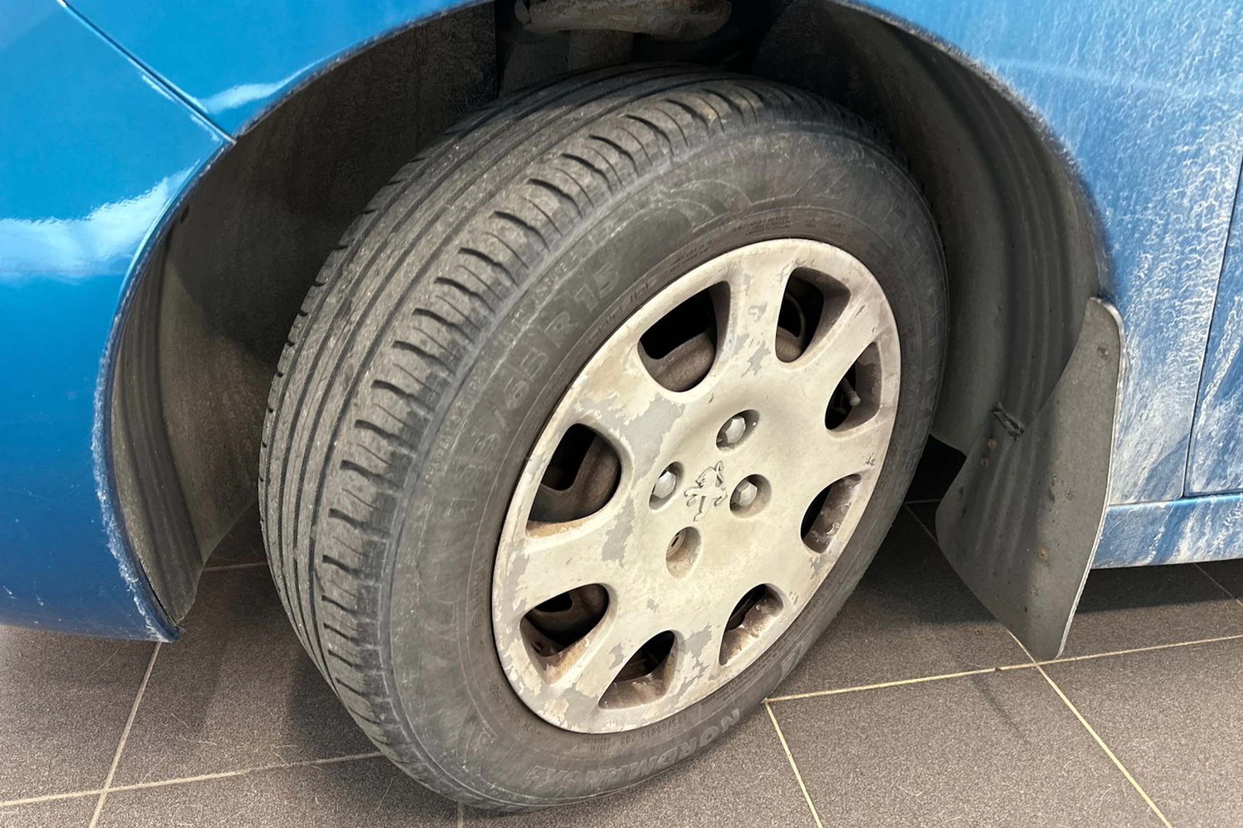 Sininen Peugeot 207 2006 kuva 13.