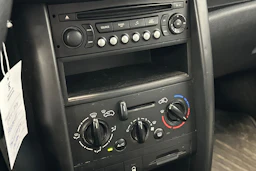 Sininen Peugeot 207 2006 kuva 18.