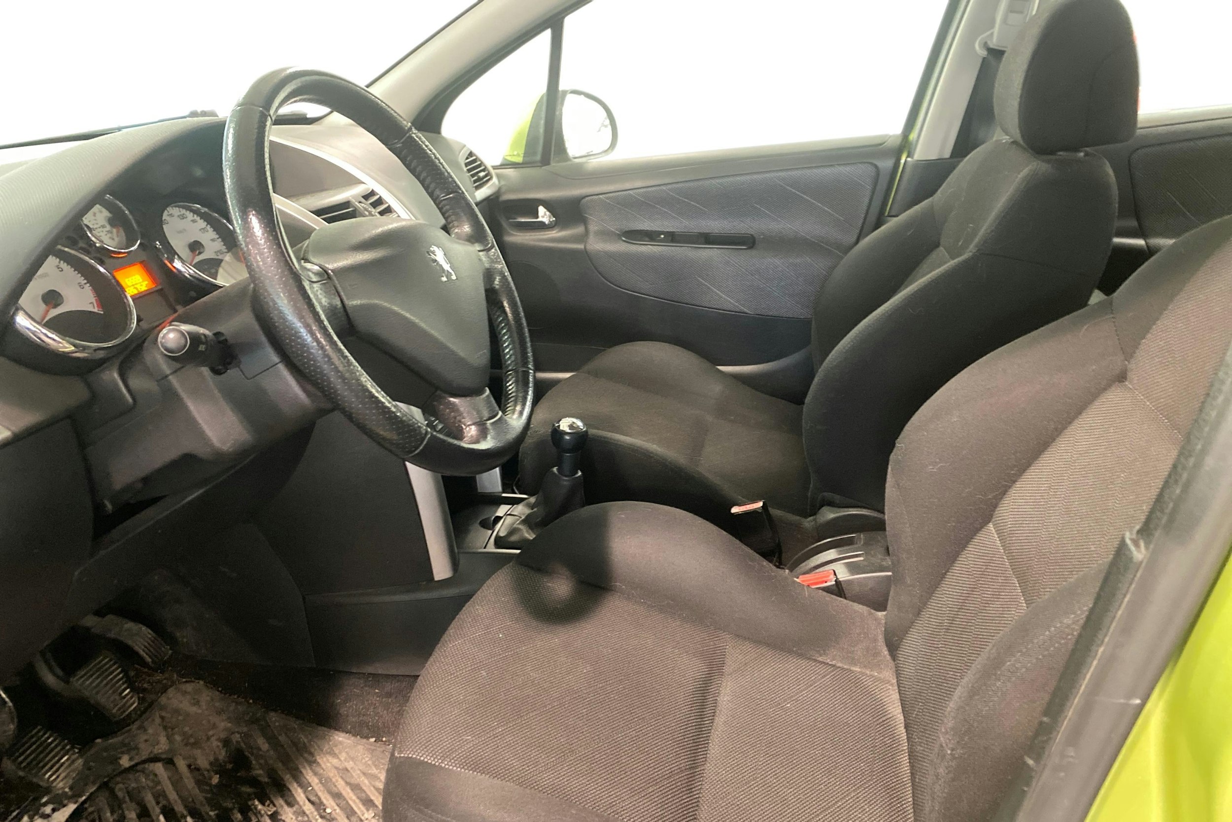 keltainen Peugeot 207 2006 kuva 3.