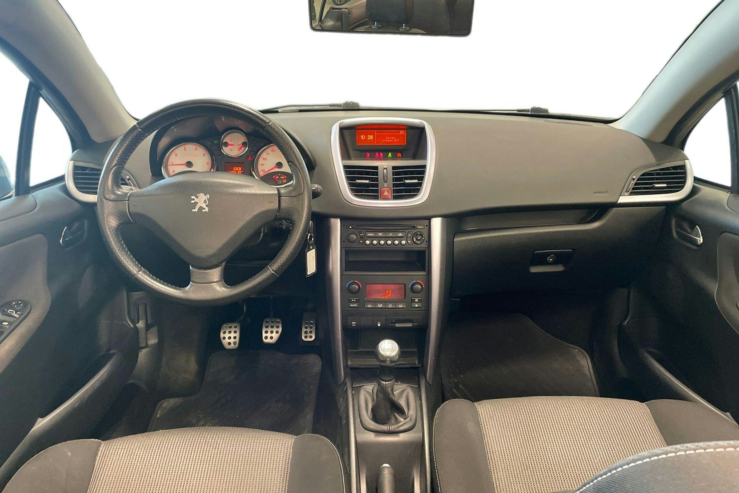 harmaa Peugeot 207 2007 kuva 9.