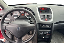 Punainen Peugeot 207 2007 kuva 7.