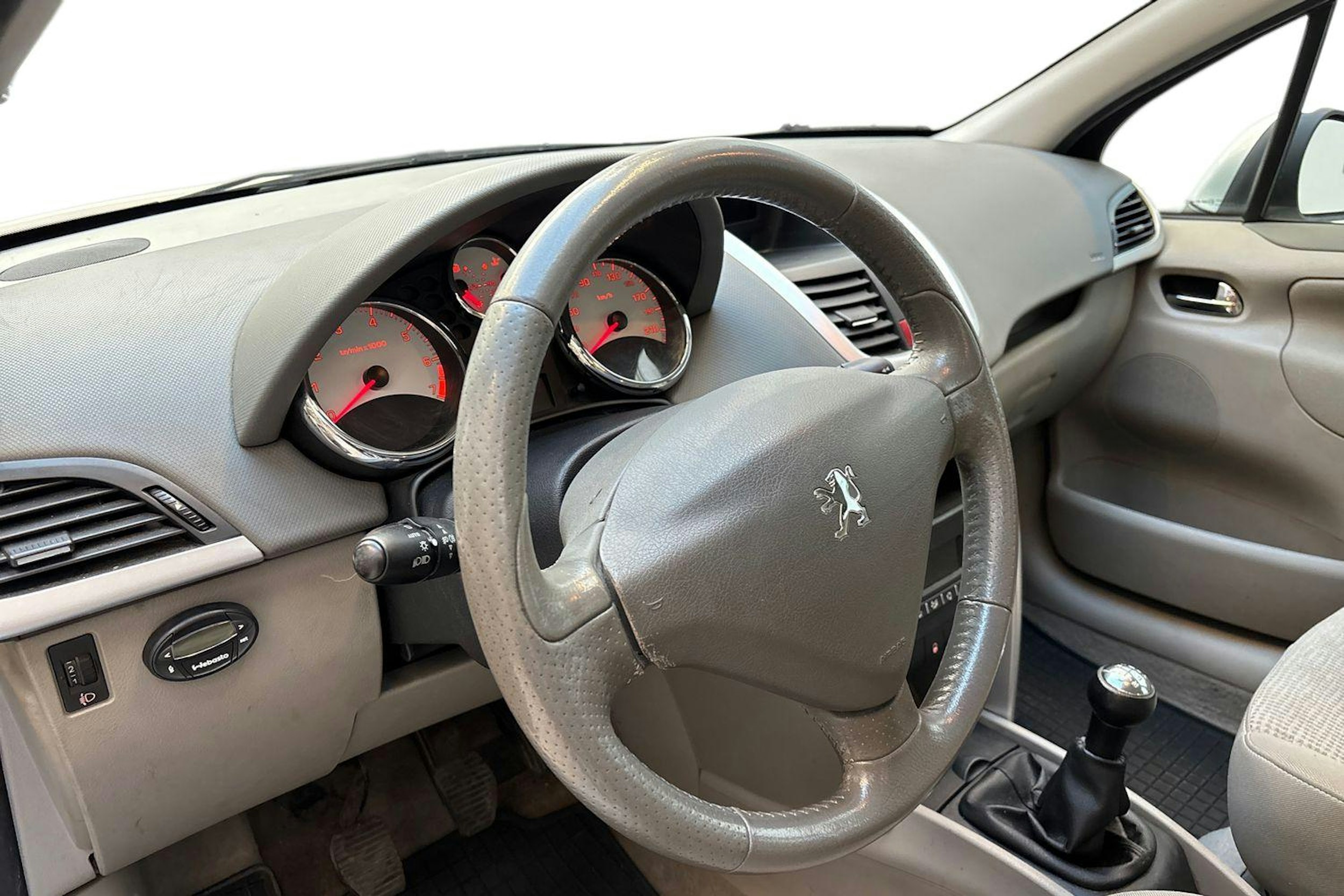 harmaa Peugeot 207 2010 kuva 7.