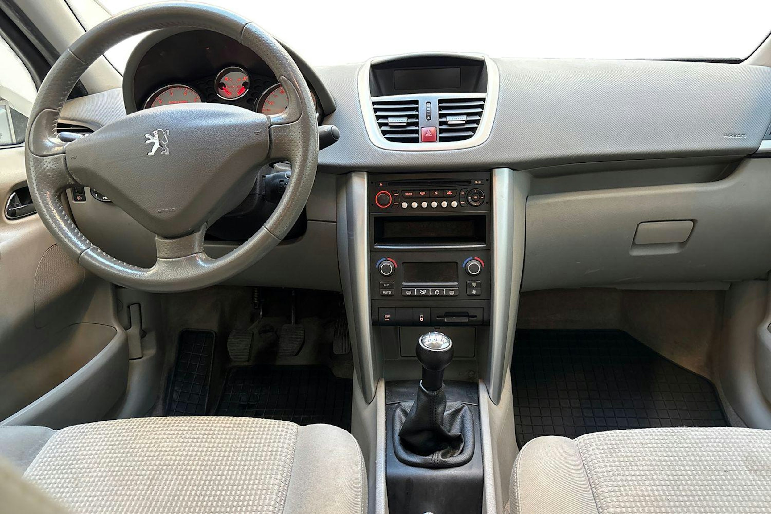 harmaa Peugeot 207 2010 kuva 9.