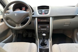 harmaa Peugeot 207 2010 kuva 9.