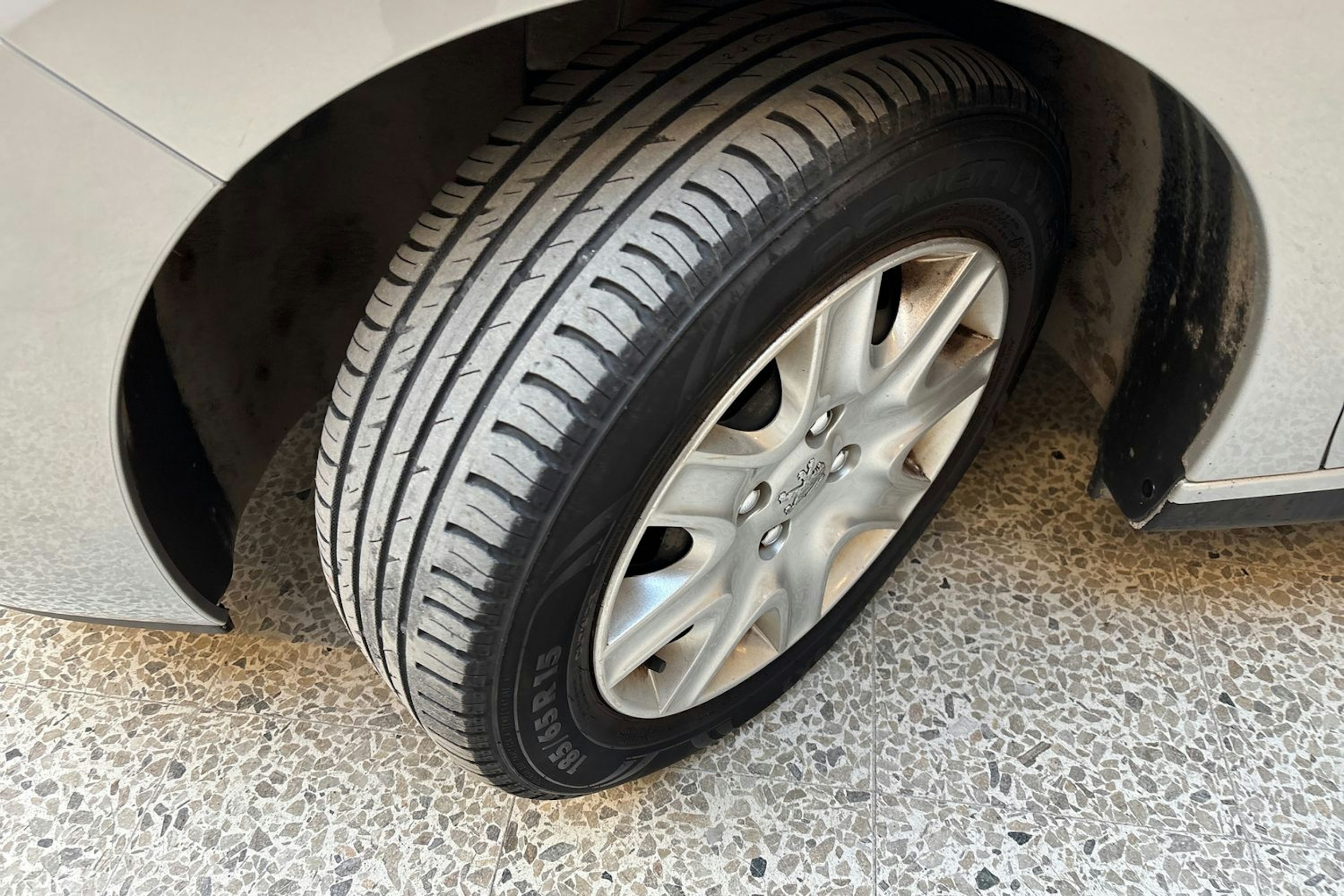 harmaa Peugeot 207 2010 kuva 13.