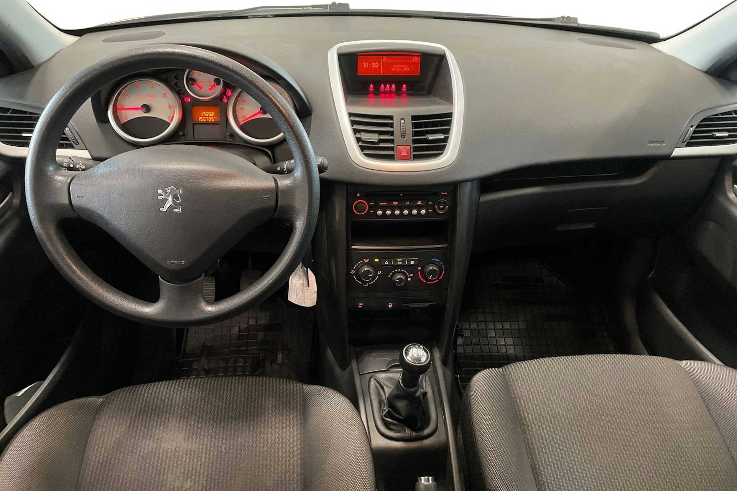 musta Peugeot 207 2010 kuva 7.