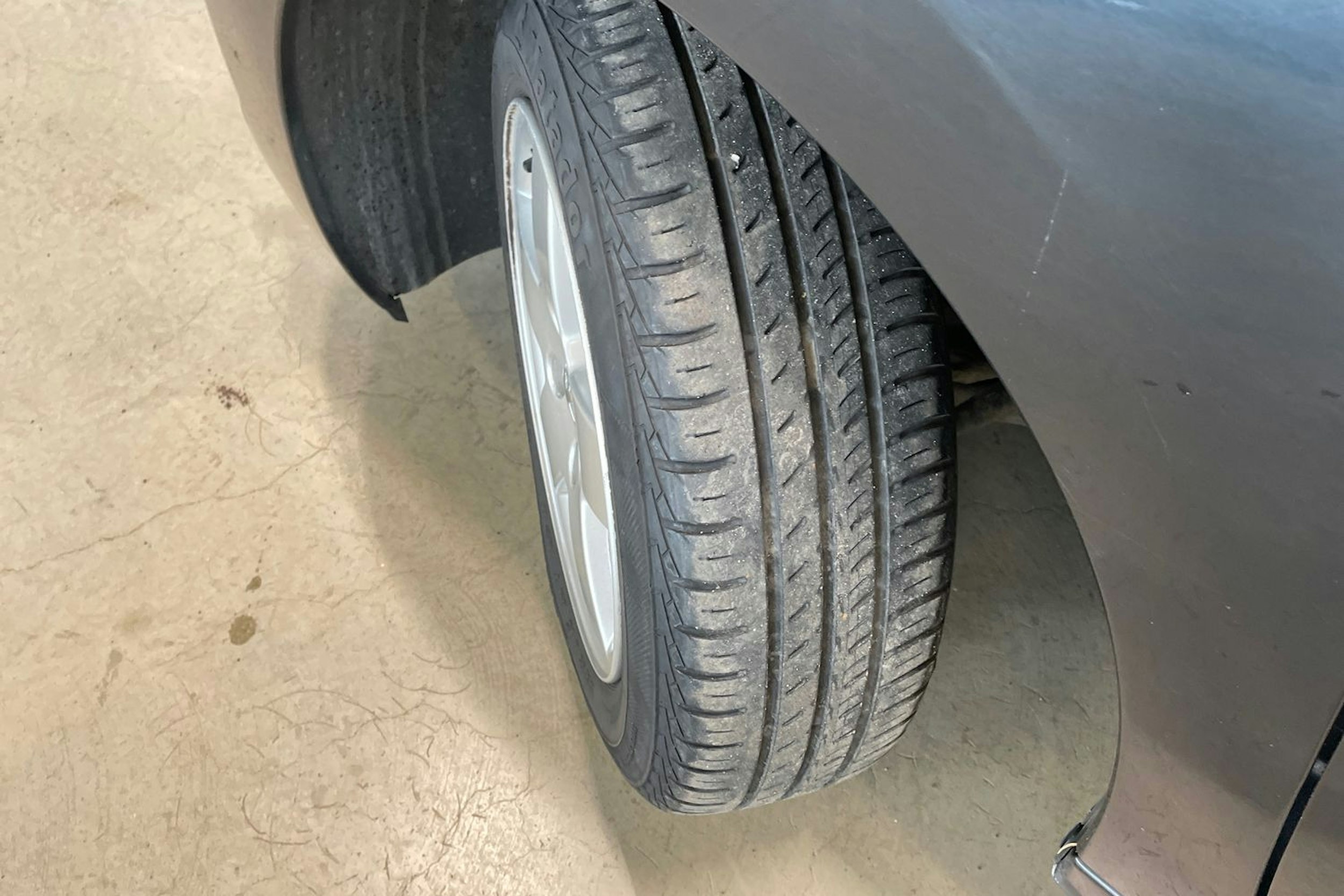 musta Peugeot 207 2010 kuva 10.