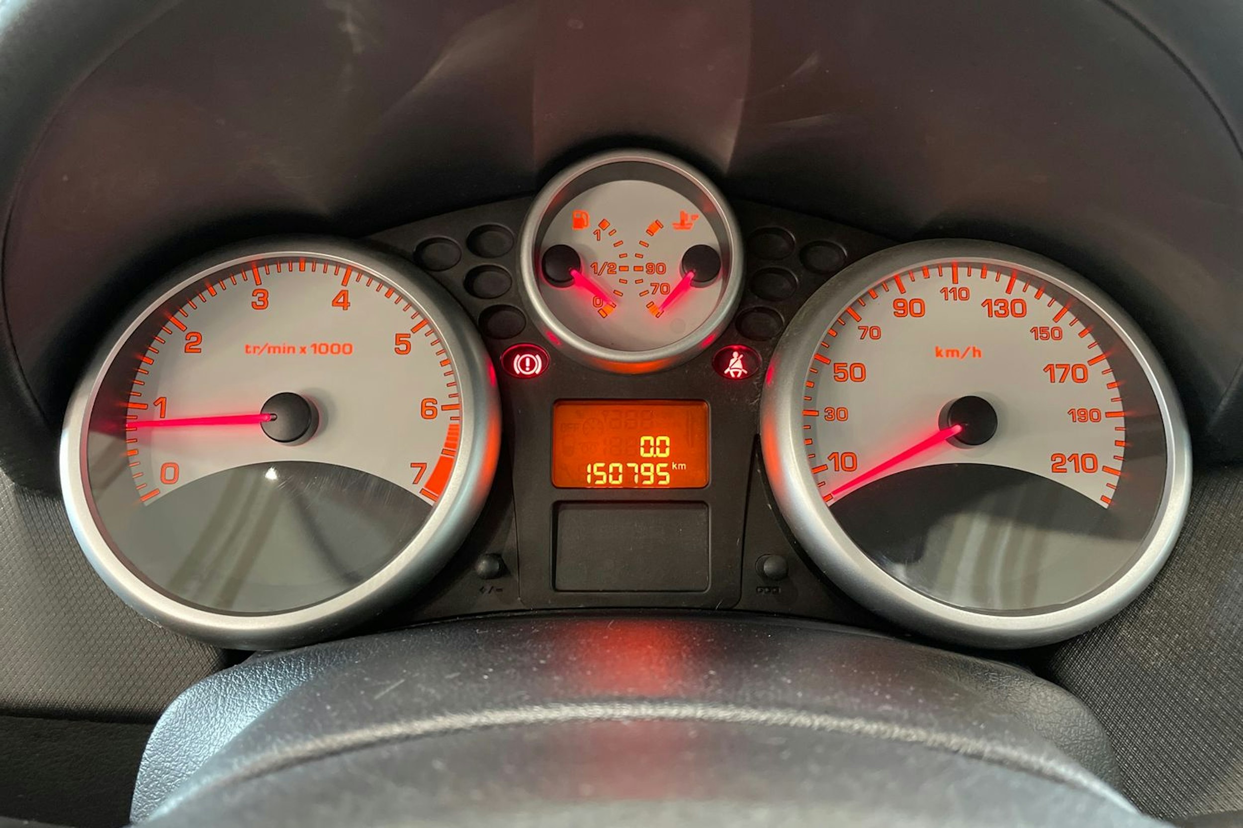 musta Peugeot 207 2010 kuva 14.