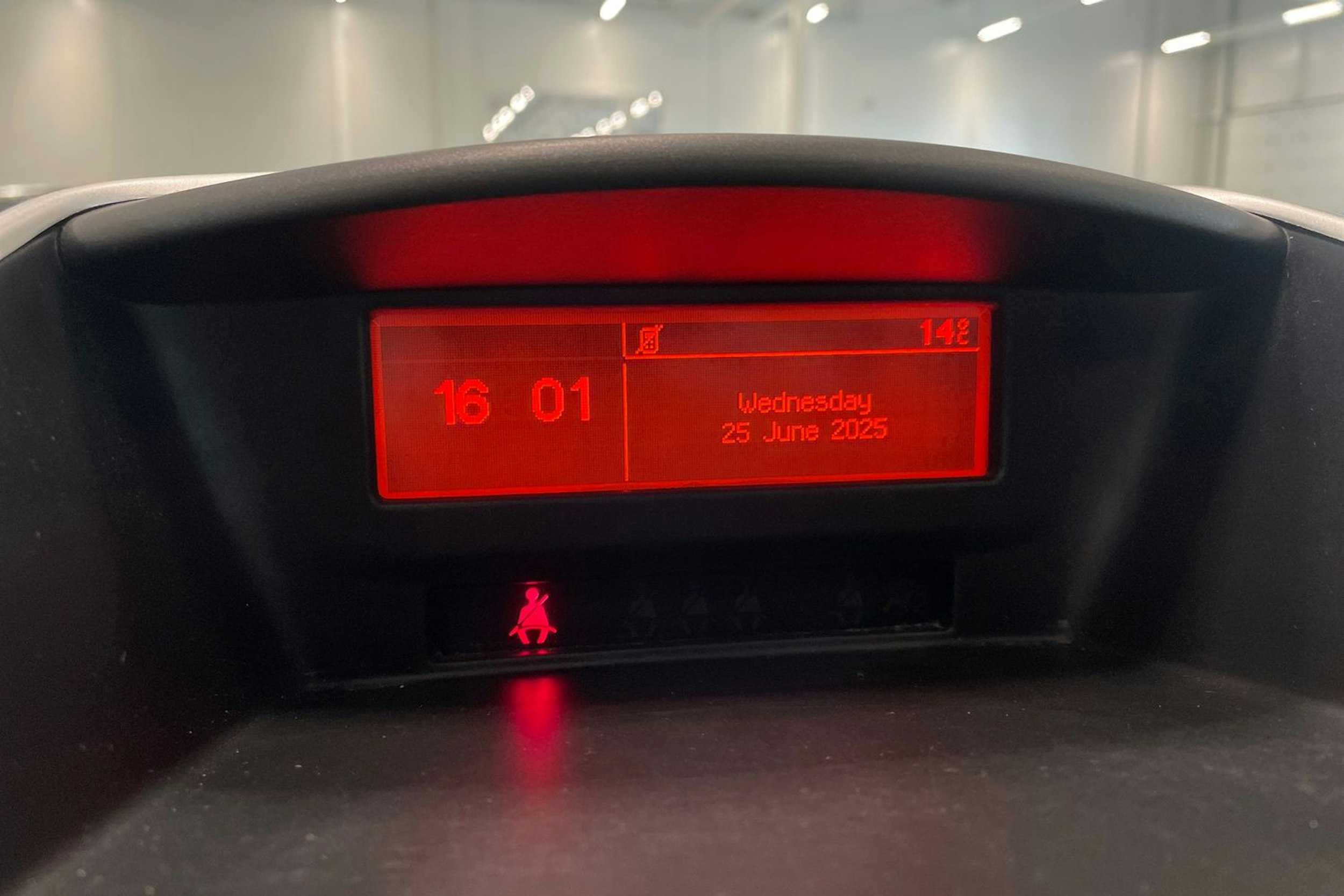 musta Peugeot 207 2010 kuva 17.