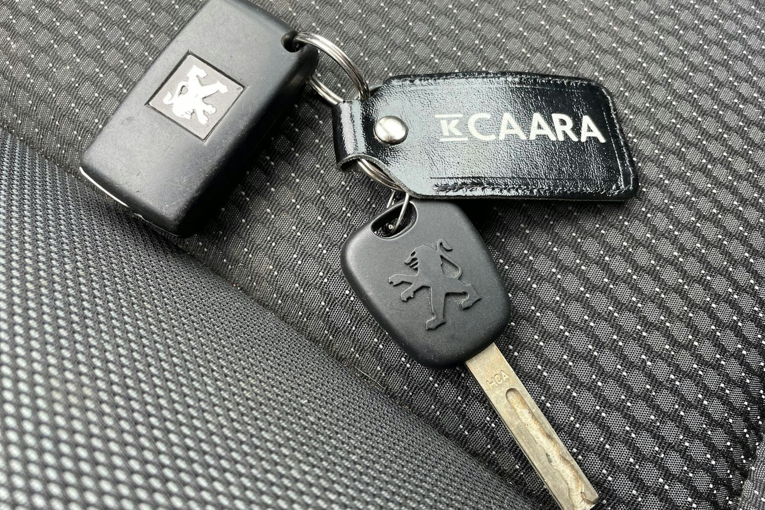 musta Peugeot 207 2010 kuva 18.