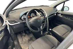 valkoinen Peugeot 207 2011 kuva 3.
