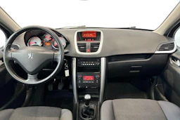 valkoinen Peugeot 207 2011 kuva 9.