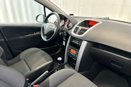 valkoinen Peugeot 207 2011 kuva 12.