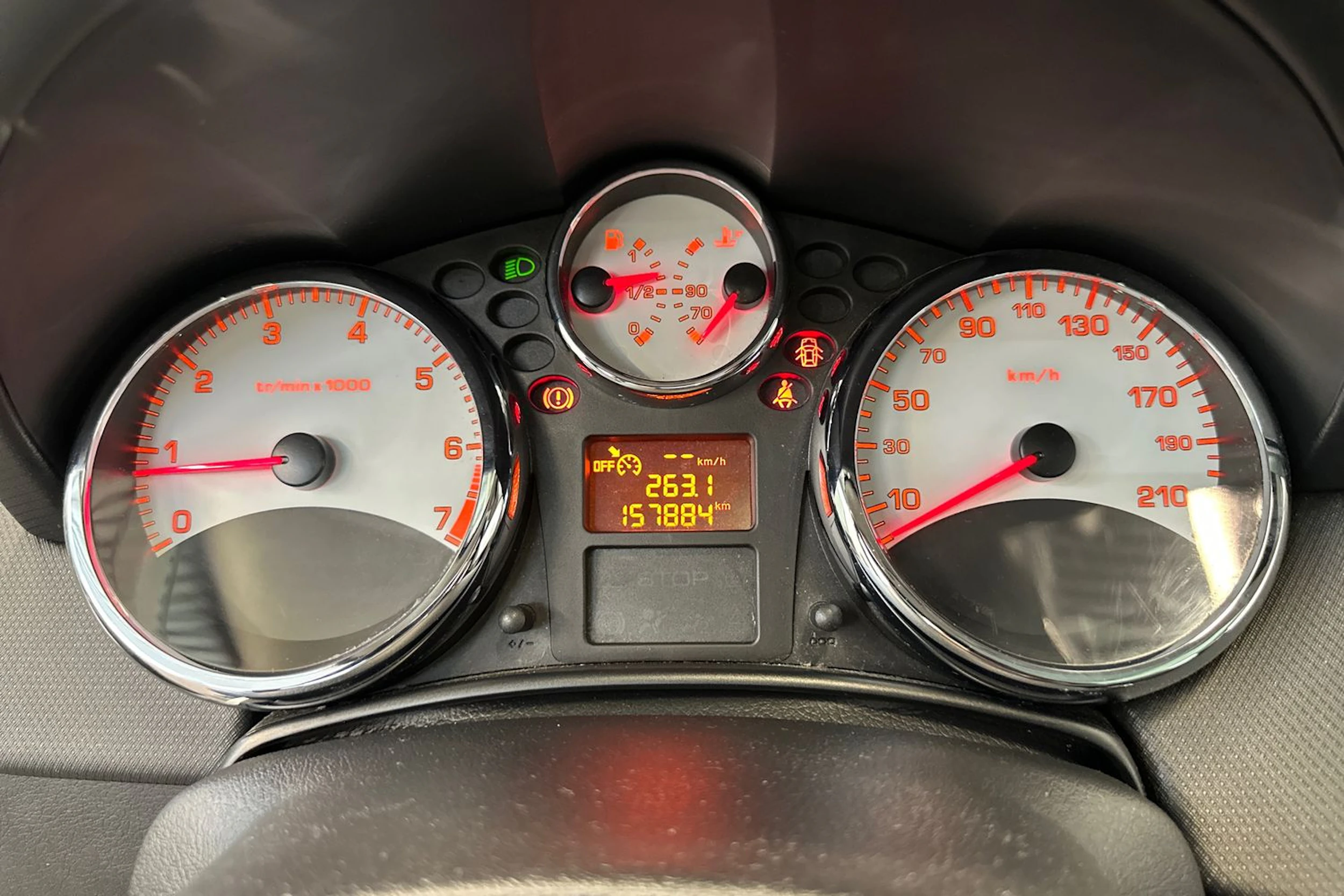 valkoinen Peugeot 207 2011 kuva 18.