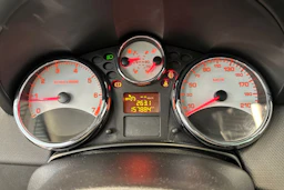 valkoinen Peugeot 207 2011 kuva 18.