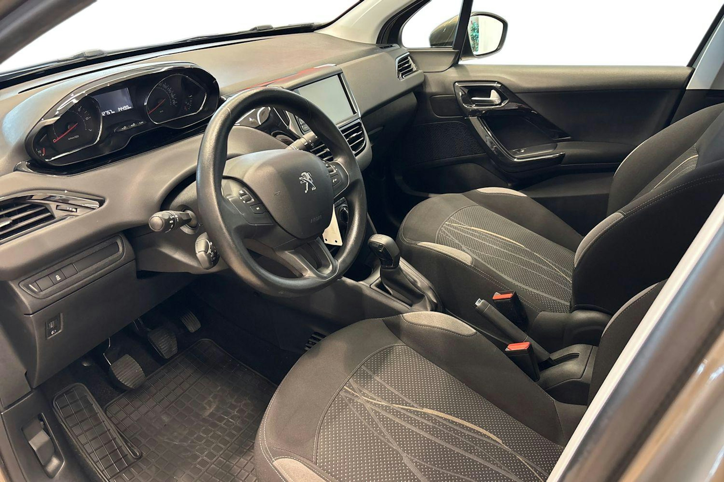 harmaa Peugeot 208 2012 kuva 7.