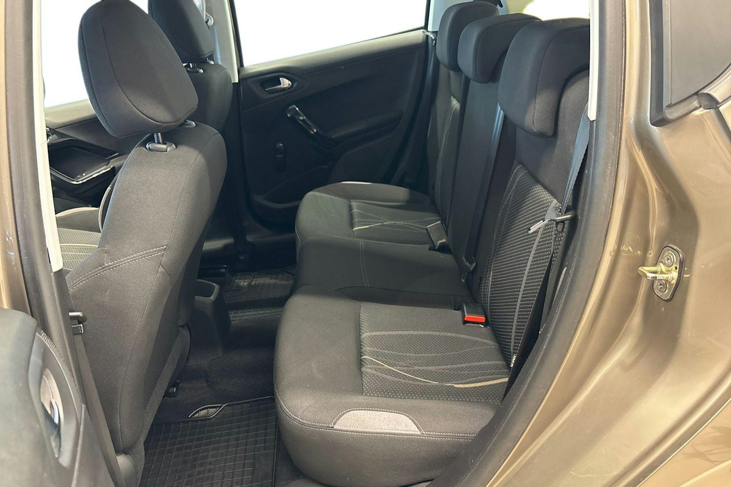 harmaa Peugeot 208 2012 kuva 10.