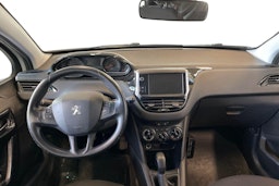 valkoinen Peugeot 208 2012 kuva 3.