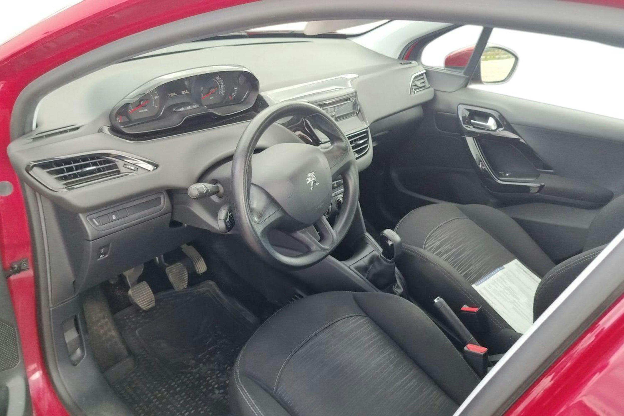 met. punainen Peugeot 208 2013 kuva 3.