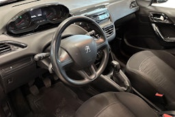 met. punainen Peugeot 208 2013 kuva 6.