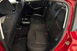 met. punainen Peugeot 208 2013 kuva 8.