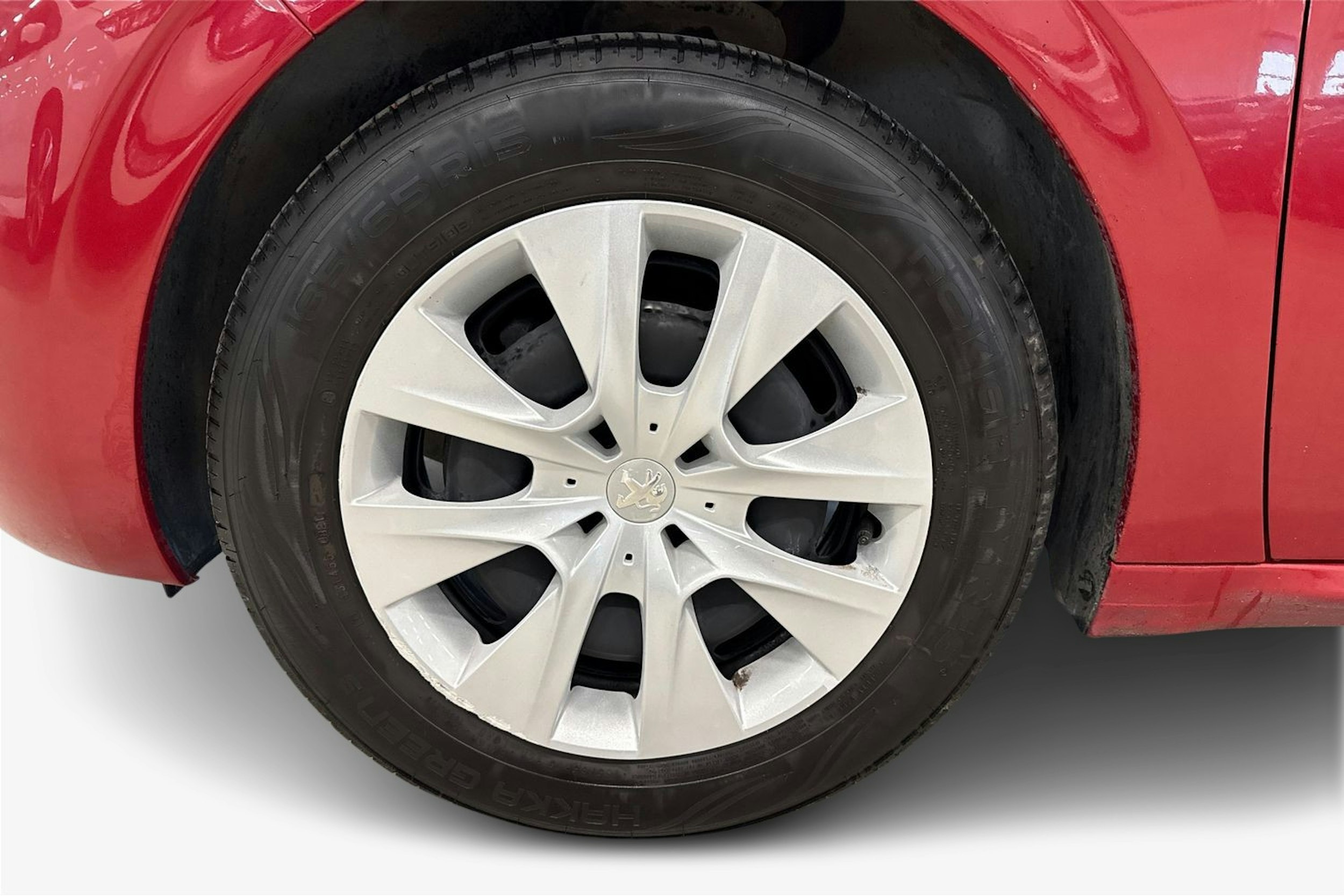 met. punainen Peugeot 208 2013 kuva 9.
