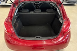 met. punainen Peugeot 208 2013 kuva 11.
