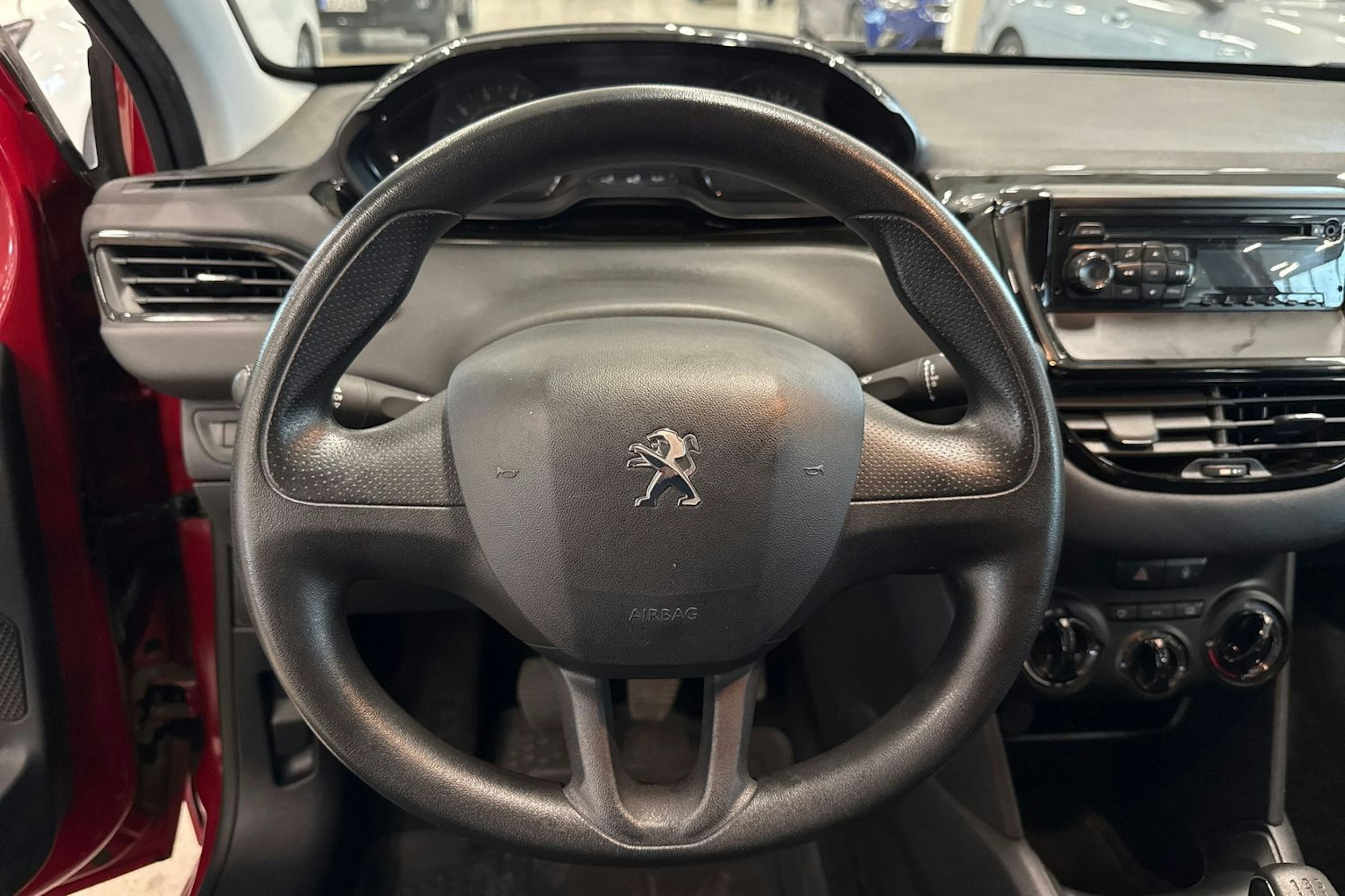 met. punainen Peugeot 208 2013 kuva 14.