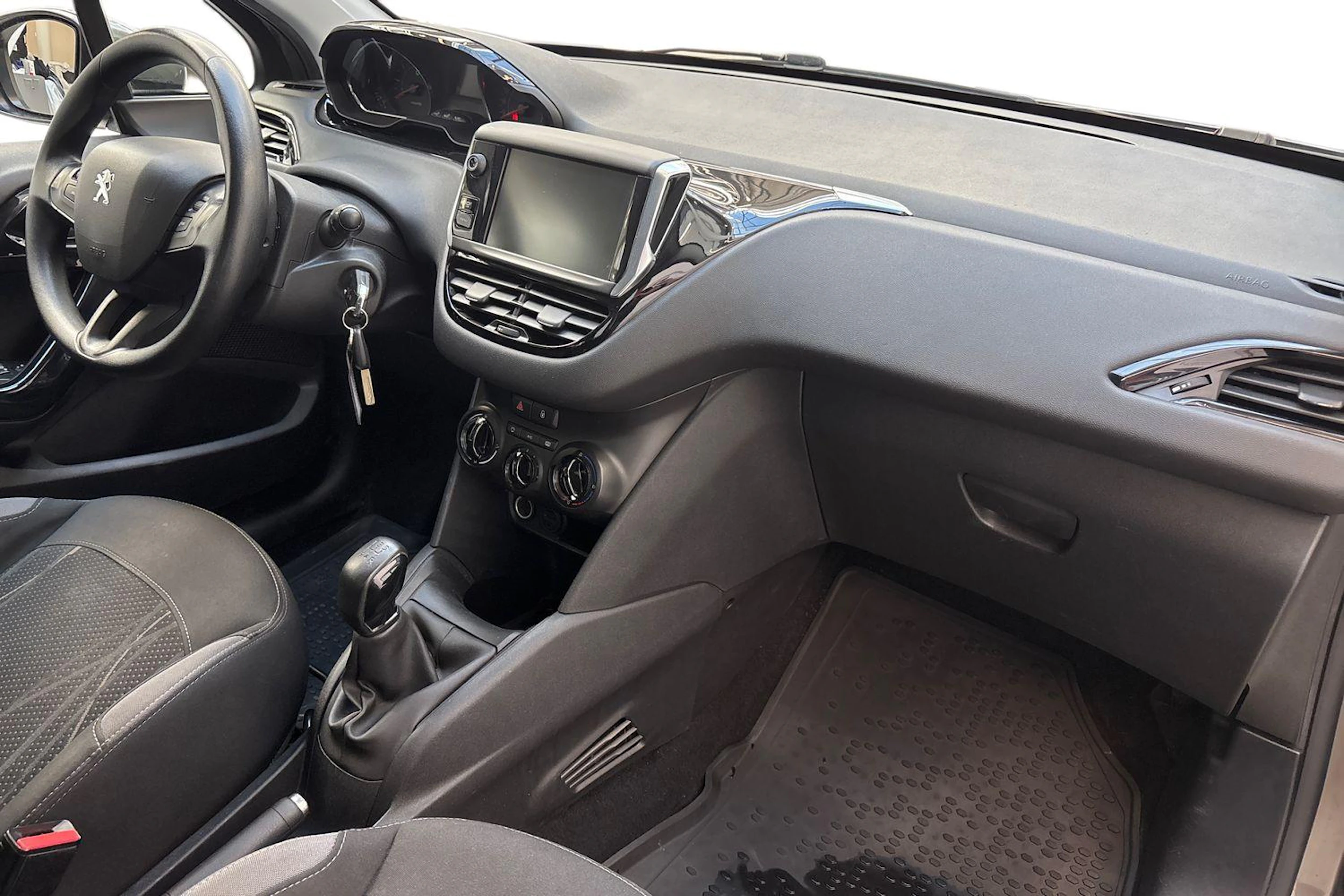 Harmaa Peugeot 208 2013 kuva 9.